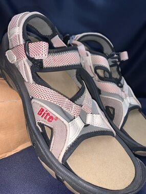 Bite Outdoor Sport Sandals in Redq and Gray
